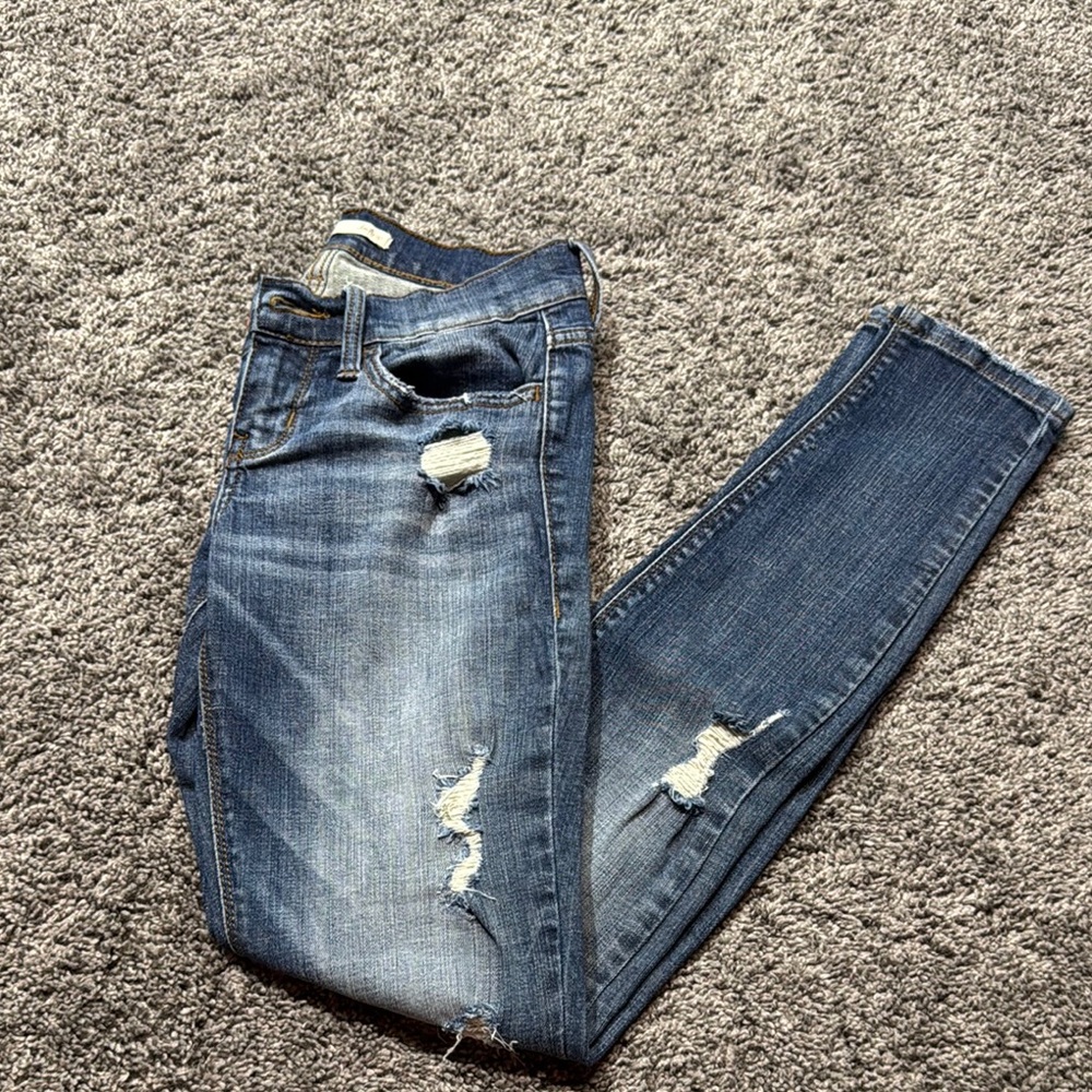 Daytrip Women's Skinny Jeans - Distressed Blue